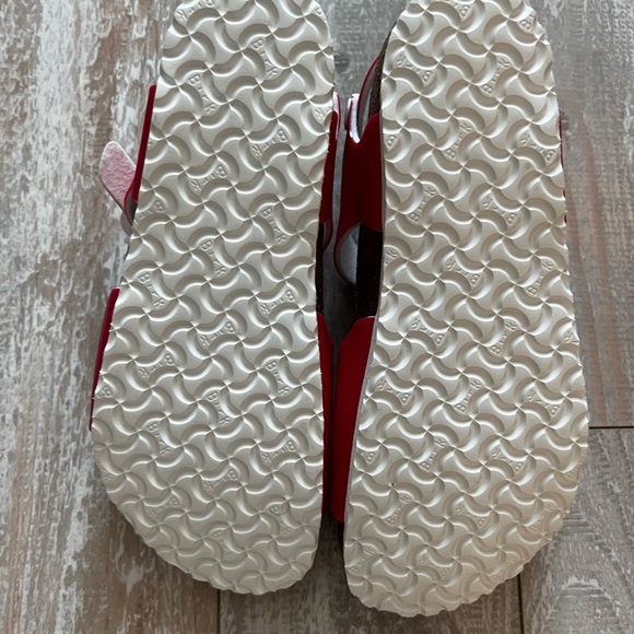 NWOT! Birkenstock sandals. Pink with Flower 🌺 Buckles. Girls size EU 34 / 3 US - Picture 3 of 3